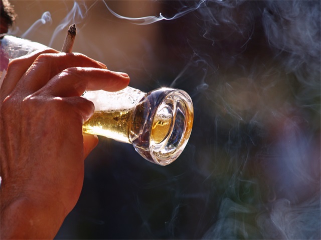 高血粘、抽煙、喝酒-康興醫(yī)療器械官網(wǎng)